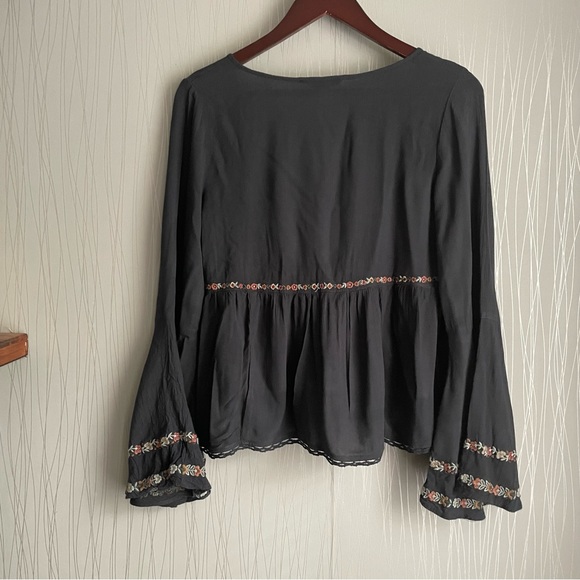 American Eagle Womens Shirt Size Small Embroidered Top Bell Sleeve Boho - Picture 4 of 8